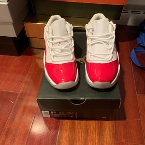 Air Jordan 11 Cherry